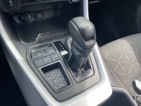 Used 2024 Toyota RAV4 XLE FWD image 28