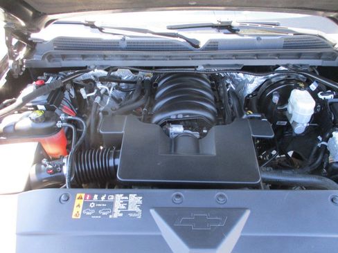 Used 2018 Chevrolet Silverado 1500 LT w/ Midnight Edition AWD/4WD image 16
