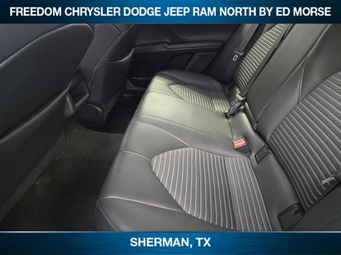 Used 2024 Toyota Camry SE image 20