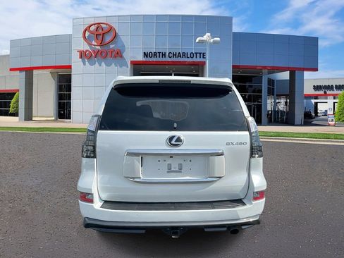Used 2023 Lexus GX 460 Premium w/ Accessory Package AWD/4WD image 7