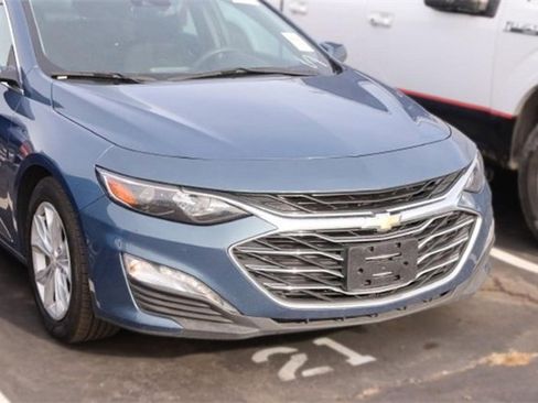 Used 2024 Chevrolet Malibu LT image 2