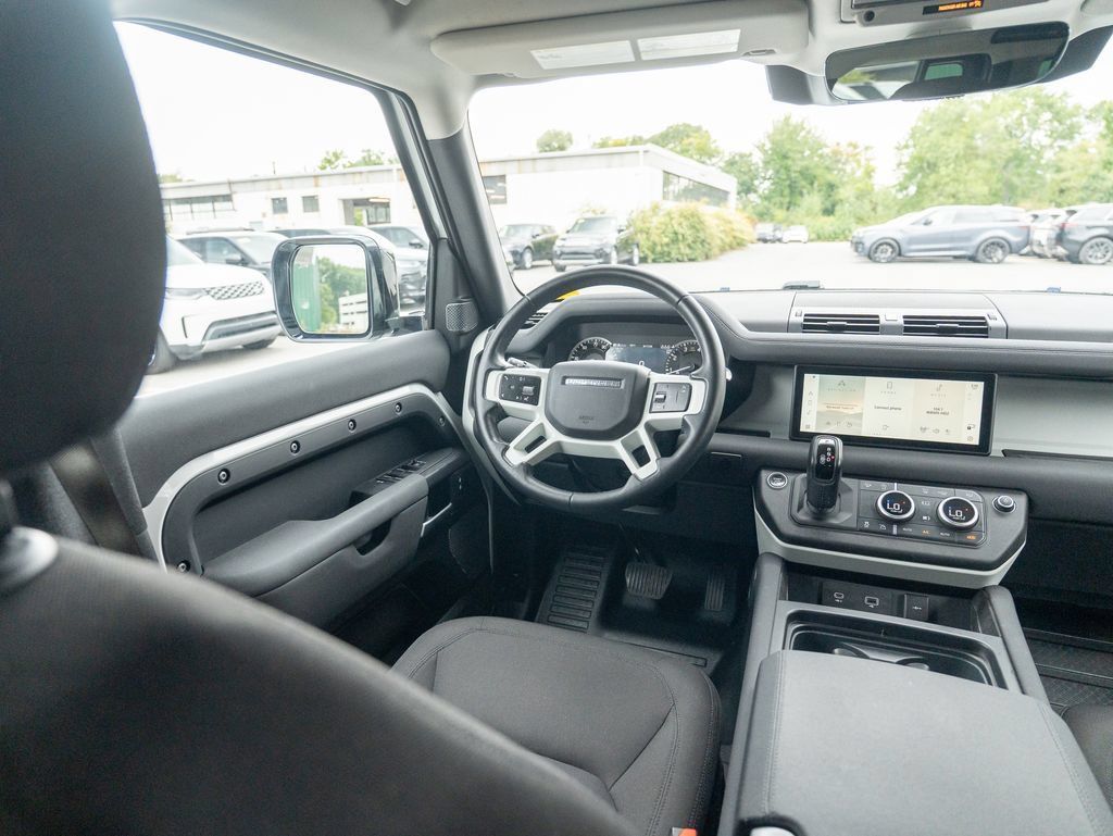 Used 2023 Land Rover Defender 110 AWD/4WD image 18