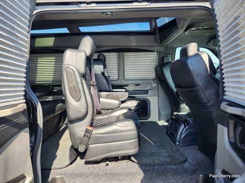 Used 2021 Chevrolet Express 2500 image 50