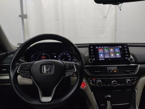 Used 2018 Honda Accord Touring image 22