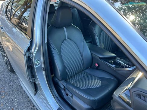 Used 2020 Toyota Camry SE image 15