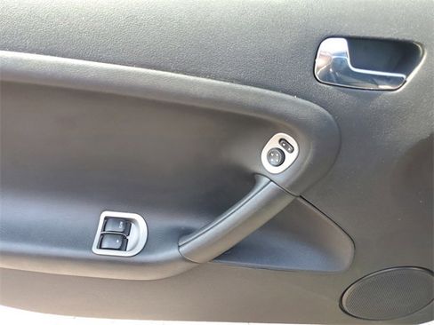 Used 2006 Pontiac Solstice Convertible w/ Premium Package image 7