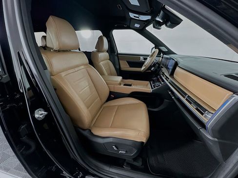 Used 2024 Hyundai Santa Fe Limited image 30