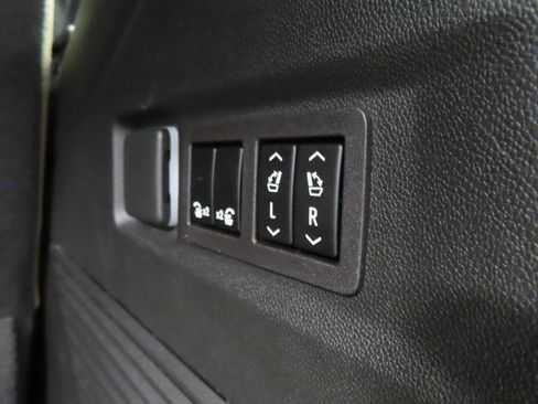 Used 2023 Chevrolet Tahoe Premier w/ Advanced Technology Package image 44