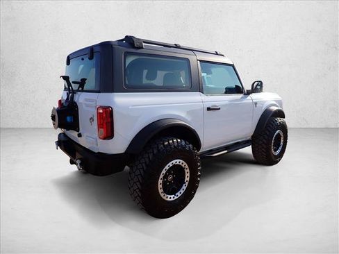 Used 2022 Ford Bronco 2-Door w/ Sasquatch Package AWD/4WD image 4