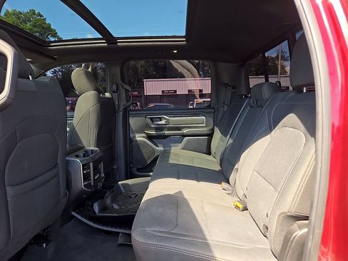 Used 2019 RAM 1500 Big Horn AWD/4WD image 11