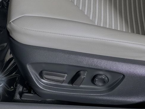 Used 2023 Toyota Camry SE w/ Convenience Package FWD image 16
