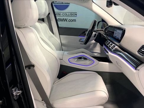 Used 2025 Mercedes-Benz Maybach GLS 600 4MATIC image 8