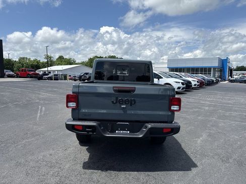 New 2026 Jeep Gladiator Sport AWD/4WD image 18