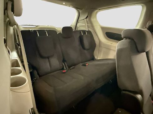 Used 2018 Chrysler Pacifica Touring Plus w/ Tire & Wheel Group image 28