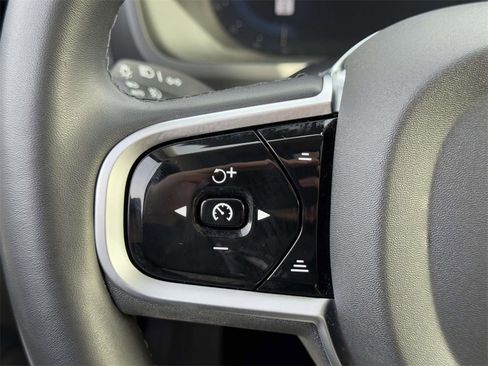 Certified 2025 Volvo XC90 B5 Plus image 19