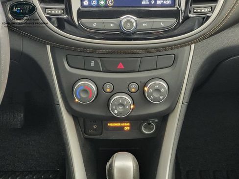 Used 2019 Chevrolet Trax LT w/ LT Convenience Package FWD image 23