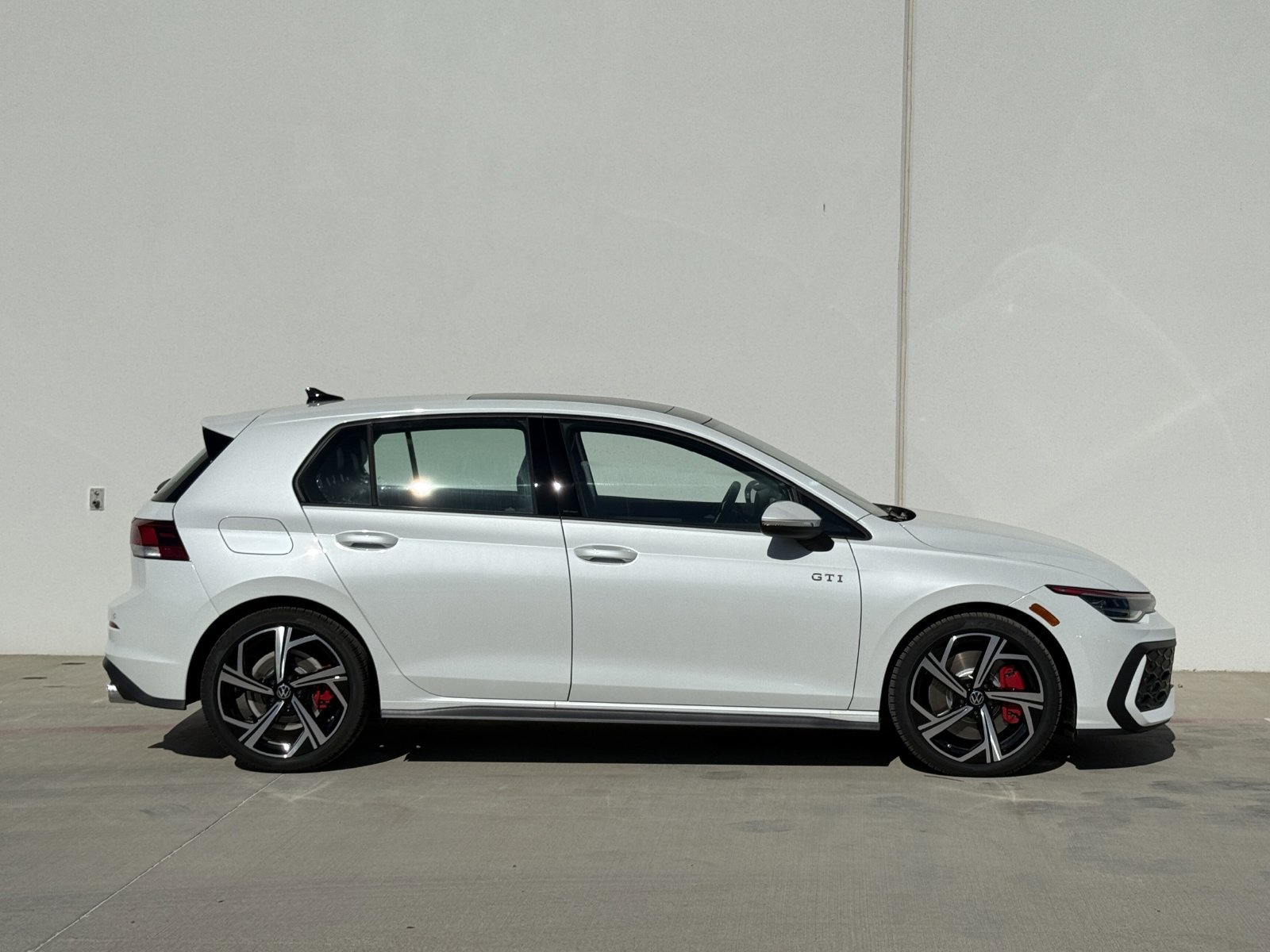 New 2026 Volkswagen GTI SE FWD image 3