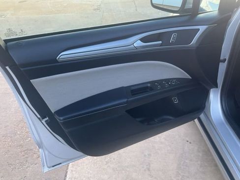 Used 2018 Ford Fusion S image 4