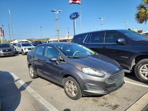Certified 2019 Ford Fiesta SE image 3