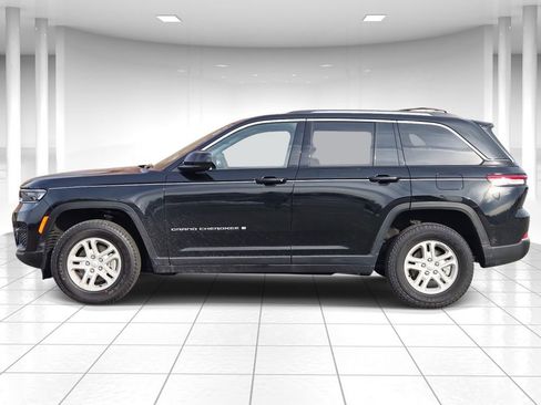 Used 2023 Jeep Grand Cherokee Laredo w/ Luxury Tech Group I image 6