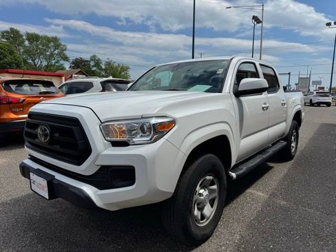 Used 2021 Toyota Tacoma SR AWD/4WD image 3