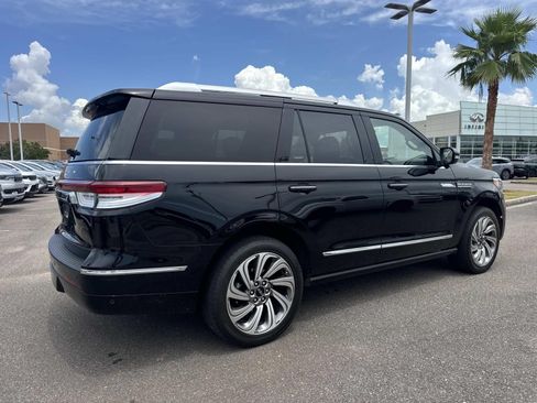 Used 2023 Lincoln Navigator Reserve AWD/4WD image 5