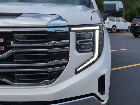 Used 2022 GMC Sierra 1500 SLT w/ SLT Premium Plus Package AWD/4WD image 10