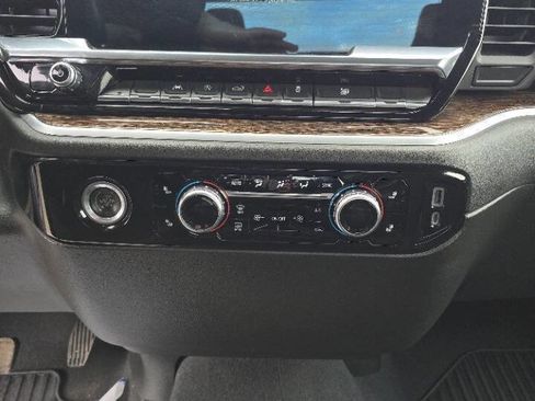 Used 2023 GMC Sierra 1500 Elevation AWD/4WD image 16