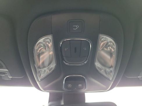 New 2026 Jeep Compass Latitude w/ Sun and Sound Group AWD/4WD image 23