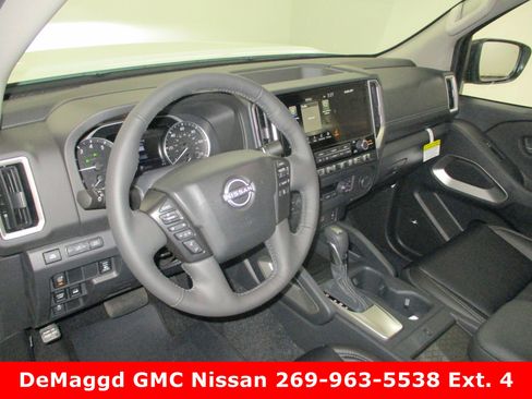 New 2025 Nissan Frontier SL image 15