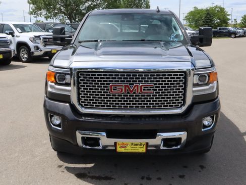 Used 2015 GMC Sierra 2500 Denali w/ Duramax Plus Package AWD/4WD image 2