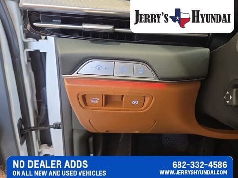 Used 2025 Genesis GV80 2.5T Prestige AWD/4WD image 17