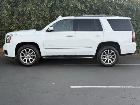 Used 2017 GMC Yukon Denali image 6