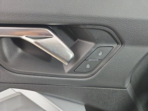 Certified 2025 Audi Q3 2.0T Premium Plus w/ Premium Plus Package image 23