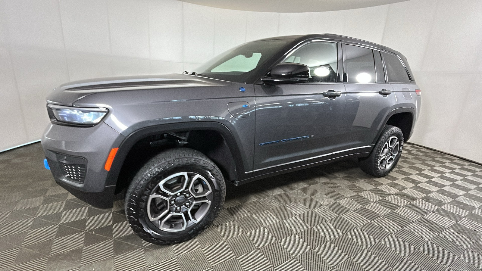 Used 2022 Jeep Grand Cherokee Trailhawk AWD/4WD image 7