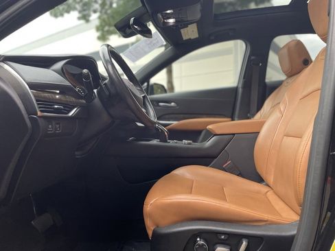 Used 2020 Cadillac XT4 Premium Luxury image 16