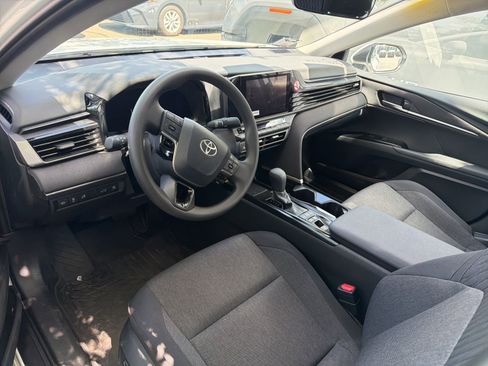 Used 2026 Toyota Camry LE w/ Convenience Package FWD image 5