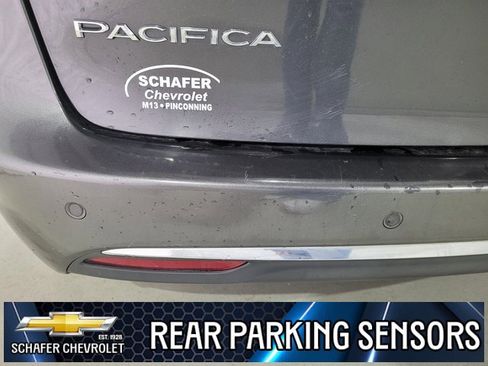 Used 2018 Chrysler Pacifica Touring-L image 8