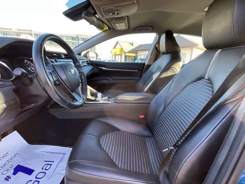 Used 2020 Toyota Camry SE image 24