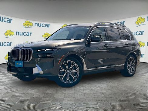 Used 2024 BMW X7 xDrive40i w/ Executive Package image 3