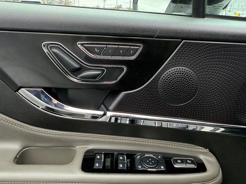 Used 2023 Lincoln Corsair Reserve w/ Equipment Group 201A image 20