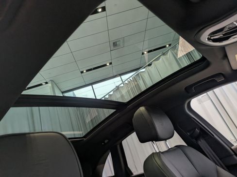 Used 2025 Porsche Macan image 26