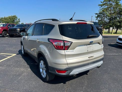 Used 2018 Ford Escape SE w/ SE Sync 3 Package AWD/4WD image 5