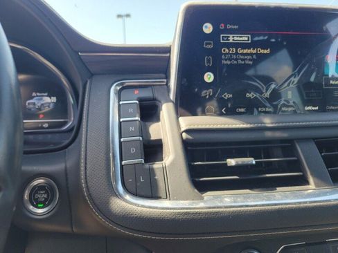 Used 2022 GMC Yukon XL SLT w/ SLT Luxury Package image 17