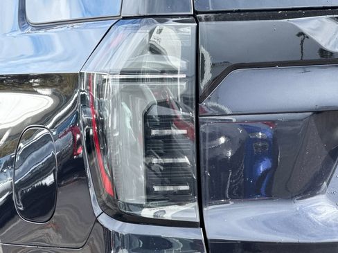 Used 2025 Chevrolet Tahoe Premier image 43