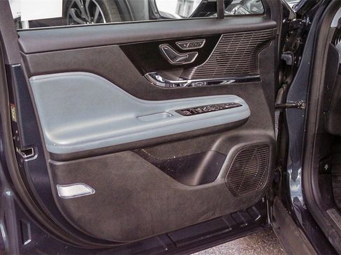 Used 2022 Lincoln Corsair Reserve image 26