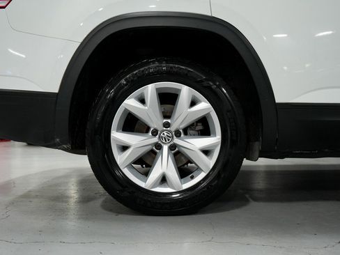 Used 2018 Volkswagen Atlas SE image 32
