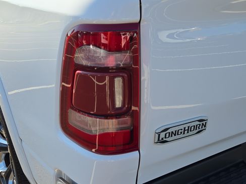 Used 2023 RAM 1500 Limited AWD/4WD image 12