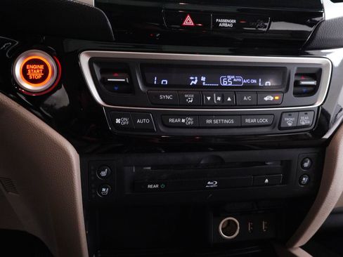 Used 2016 Honda Pilot Elite image 16