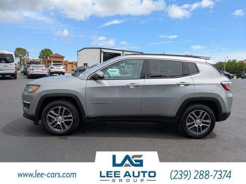 Used 2019 Jeep Compass Latitude w/ Popular Equipment Group FWD image 6